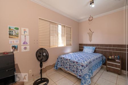 Casa à venda com 196m², 4 quartos e 4 vagas Casa à venda com 196m², 4 quartos e 4 vagasSuite 1