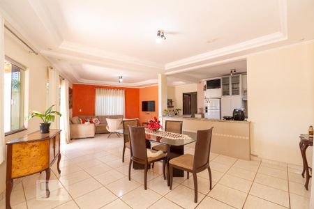 Sala de Estar de casa à venda com 4 quartos, 196m² em Jardim Atlatico, Goiânia