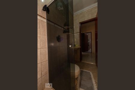 Casa à venda com 196m², 4 quartos e 4 vagas Casa à venda com 196m², 4 quartos e 4 vagasBanheiro Social