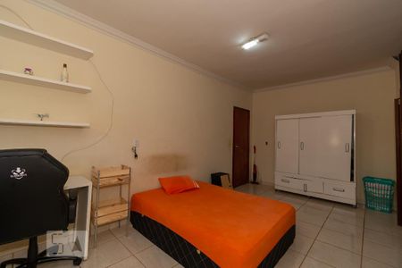 Casa à venda com 196m², 4 quartos e 4 vagas Casa à venda com 196m², 4 quartos e 4 vagasQuarto
