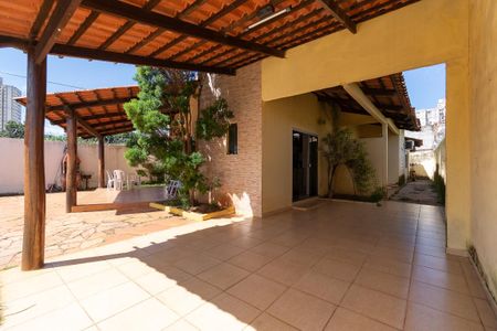 Casa à venda com 196m², 4 quartos e 4 vagas Casa à venda com 196m², 4 quartos e 4 vagasGaragem