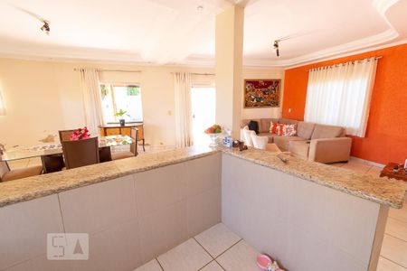 Casa à venda com 196m², 4 quartos e 4 vagas Casa à venda com 196m², 4 quartos e 4 vagasDetalhe da Cozinha