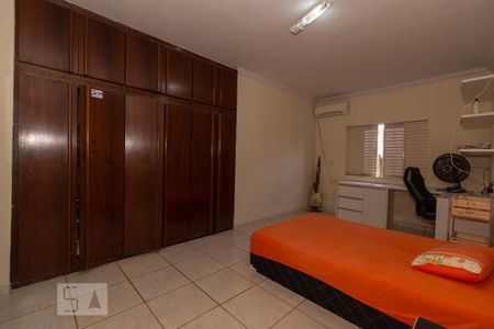 Quarto de casa à venda com 4 quartos, 196m² em Jardim Atlatico, Goiânia