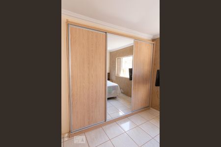 Casa à venda com 196m², 4 quartos e 4 vagas Casa à venda com 196m², 4 quartos e 4 vagasDetalhe da Suite 2