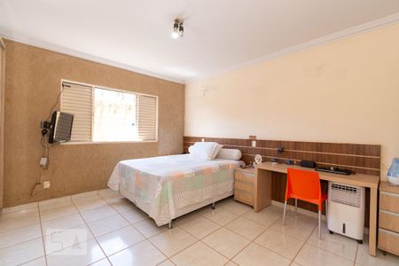 Casa à venda com 196m², 4 quartos e 4 vagas Casa à venda com 196m², 4 quartos e 4 vagasSuite 2