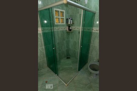 Casa à venda com 196m², 4 quartos e 4 vagas Casa à venda com 196m², 4 quartos e 4 vagasDetalhe do Banheiro da Suíte 2