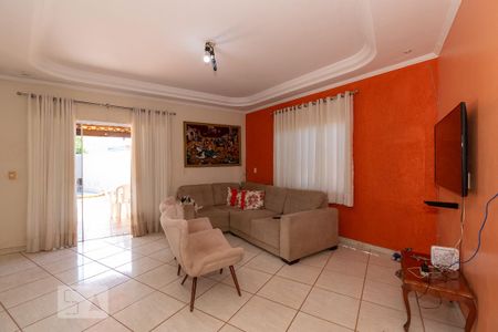 Sala de casa à venda com 4 quartos, 196m² em Jardim Atlatico, Goiânia