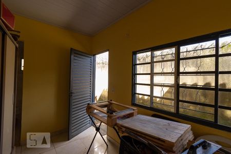 Casa à venda com 196m², 4 quartos e 4 vagas Casa à venda com 196m², 4 quartos e 4 vagasQuarto de Serviço