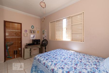 Casa à venda com 196m², 4 quartos e 4 vagas Casa à venda com 196m², 4 quartos e 4 vagasSuite 1