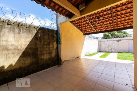 Casa à venda com 196m², 4 quartos e 4 vagas Casa à venda com 196m², 4 quartos e 4 vagasGaragem