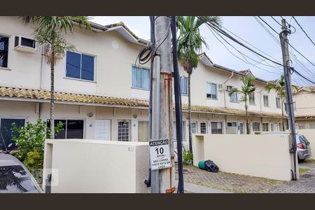 Casa de condomínio à venda com 55m², 2 quartos e 1 vaga Casa de condomínio à venda com 55m², 2 quartos e 1 vagaFachada do bloco