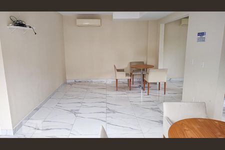 Casa de condomínio à venda com 55m², 2 quartos e 1 vaga Casa de condomínio à venda com 55m², 2 quartos e 1 vagaÁrea comum - Salão de festas