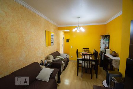 Sala de apartamento para alugar com 3 quartos, 71m² em Jardim Ubirajara (zona Sul), São Paulo