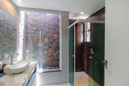 Casa para alugar com 225m², 3 quartos e 4 vagasBanheiro do quarto 1