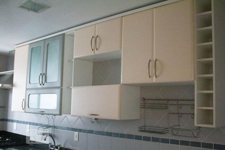 Casa de condomínio à venda com 156m², 4 quartos e 2 vagasCozinha