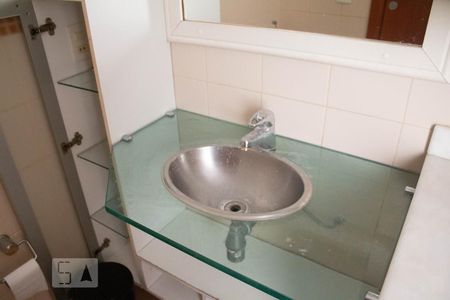 Casa de condomínio à venda com 156m², 4 quartos e 2 vagasBanheiro Quarto Principal