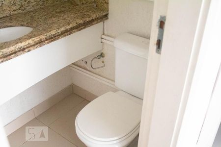 Casa de condomínio à venda com 156m², 4 quartos e 2 vagasBanheiro Quarto 1