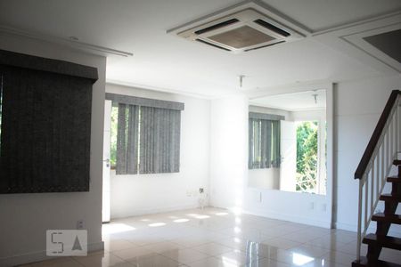 Sala de casa de condomínio à venda com 4 quartos, 156m² em Badu, Niterói