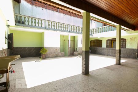Casa para alugar com 498m², 5 quartos e 8 vagas Casa para alugar com 498m², 5 quartos e 8 vagasÁrea de Serviço - Quintal