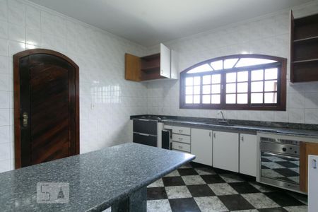 Casa para alugar com 498m², 5 quartos e 8 vagas Casa para alugar com 498m², 5 quartos e 8 vagasCozinha