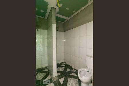 Casa para alugar com 498m², 5 quartos e 8 vagas Casa para alugar com 498m², 5 quartos e 8 vagasBanheiro do Quarto Externo
