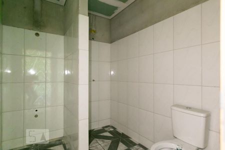 Casa para alugar com 498m², 5 quartos e 8 vagas Casa para alugar com 498m², 5 quartos e 8 vagasBanheiro do Quarto Externo