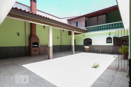 Casa para alugar com 498m², 5 quartos e 8 vagas Casa para alugar com 498m², 5 quartos e 8 vagasÁrea de Serviço - Quintal