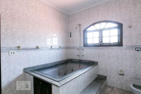 Casa para alugar com 498m², 5 quartos e 8 vagas Casa para alugar com 498m², 5 quartos e 8 vagasBanheiro Suíte 1