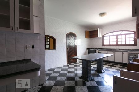 Casa para alugar com 498m², 5 quartos e 8 vagas Casa para alugar com 498m², 5 quartos e 8 vagasCozinha