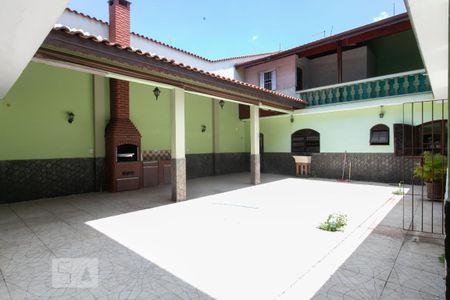 Casa para alugar com 498m², 5 quartos e 8 vagas Casa para alugar com 498m², 5 quartos e 8 vagasÁrea de Serviço - Quintal