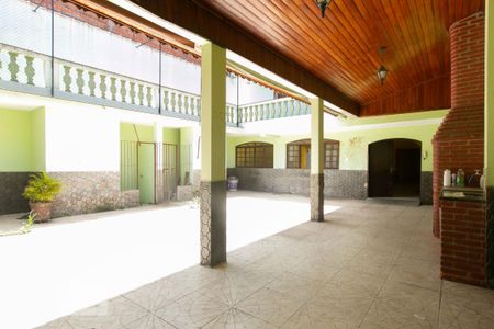 Casa para alugar com 498m², 5 quartos e 8 vagas Casa para alugar com 498m², 5 quartos e 8 vagasÁrea de Serviço - Quintal