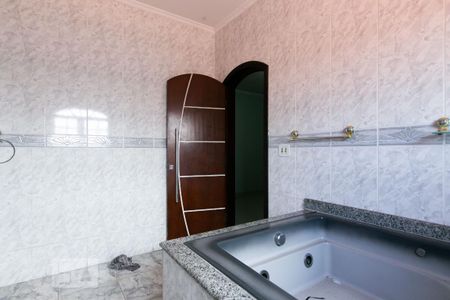 Casa para alugar com 498m², 5 quartos e 8 vagas Casa para alugar com 498m², 5 quartos e 8 vagasBanheiro Suíte 1