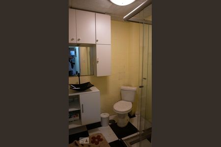 Banheiro de apartamento à venda com 2 quartos, 56m² em Perdizes, São Paulo