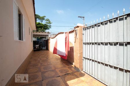 Casa à venda com 118m², 2 quartos e 1 vagaQuintal