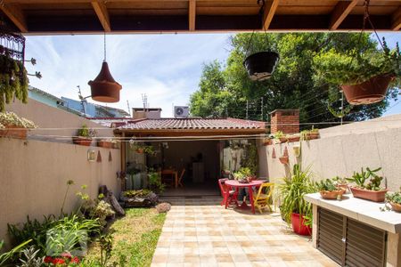 Casa à venda com 200m², 4 quartos e 1 vagaQuintal