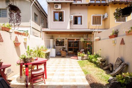 Casa à venda com 200m², 4 quartos e 1 vagaQuintal