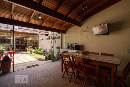 Casa à venda com 200m², 4 quartos e 1 vagaSalão de Festa