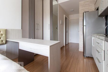 Cozinha/Quarto de kitnet/studio para alugar com 1 quarto, 27m² em Lindóia, Curitiba