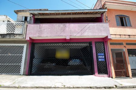 Casa à venda com 180m², 3 quartos e 2 vagas Casa à venda com 180m², 3 quartos e 2 vagasFachada