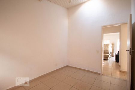 Casa à venda com 180m², 3 quartos e 2 vagas Casa à venda com 180m², 3 quartos e 2 vagasQuarto 2