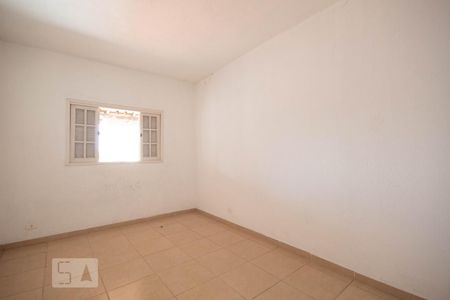 Casa à venda com 180m², 3 quartos e 2 vagas Casa à venda com 180m², 3 quartos e 2 vagasQuarto de Serviço