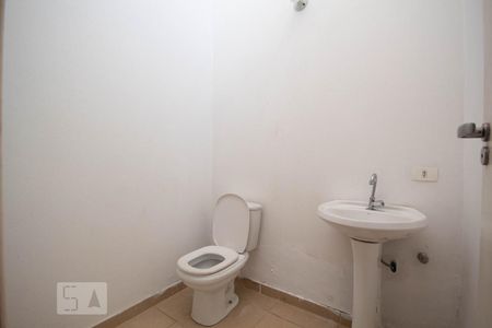 Casa à venda com 180m², 3 quartos e 2 vagas Casa à venda com 180m², 3 quartos e 2 vagasBanheiro