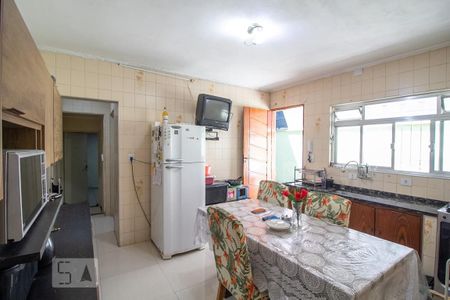 Casa à venda com 205m², 3 quartos e 2 vagasCozinha