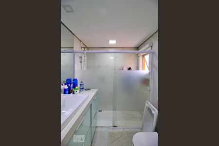 Apartamento à venda com 225m², 5 quartos e 2 vagasBanheiro da Suíte 1