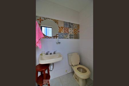 Apartamento à venda com 225m², 5 quartos e 2 vagasBanheiro de Serviço