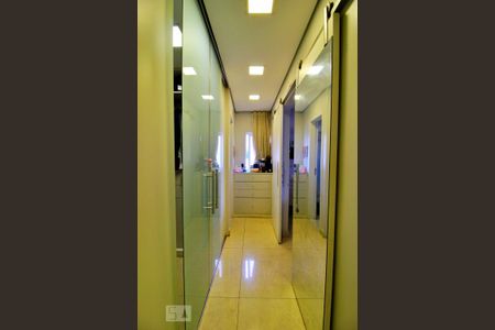 Apartamento à venda com 225m², 5 quartos e 2 vagasCorredor