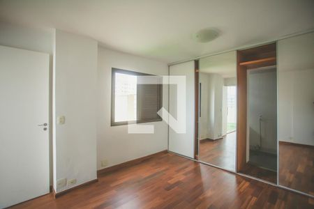 Apartamento à venda com 145m², 3 quartos e 2 vagas Apartamento à venda com 145m², 3 quartos e 2 vagasSuíte