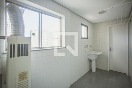 Apartamento à venda com 145m², 3 quartos e 2 vagas Apartamento à venda com 145m², 3 quartos e 2 vagasÁrea de Serviço