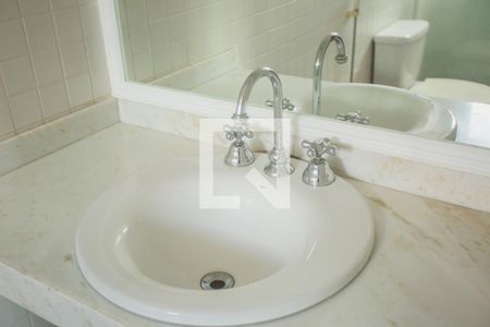 Apartamento à venda com 145m², 3 quartos e 2 vagas Apartamento à venda com 145m², 3 quartos e 2 vagasBanheiro Suíte