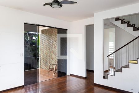 Sala de casa à venda com 4 quartos, 400m² em Campo Grande, Rio de Janeiro